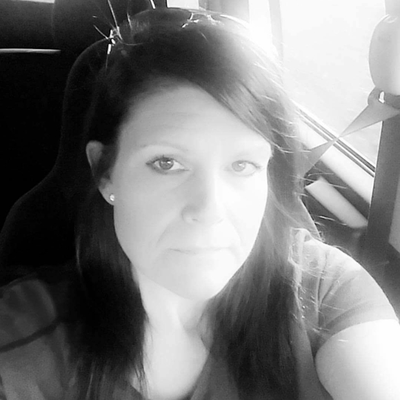 Meet your Posher, Kim - Picture 1 of 1